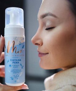 Čistilna pena z vrtnico in miro